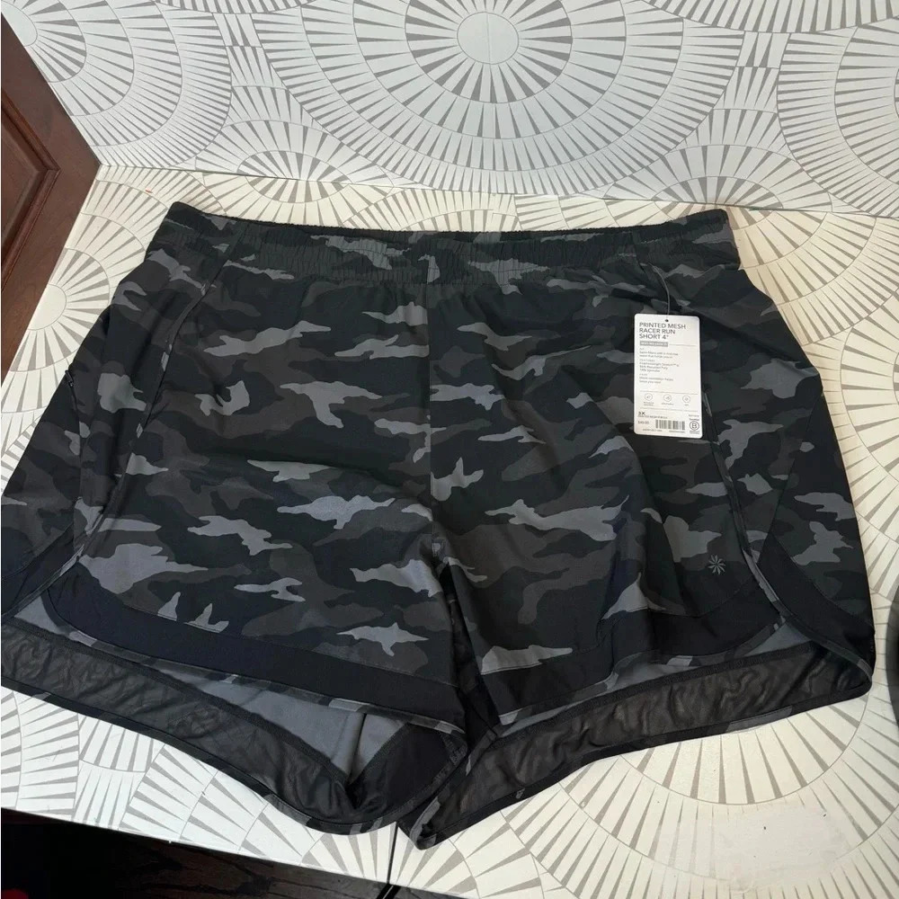 Athleta Women’s NWT Printed Mesh Racer Run‎ Short 4” Black Camo Size 3X